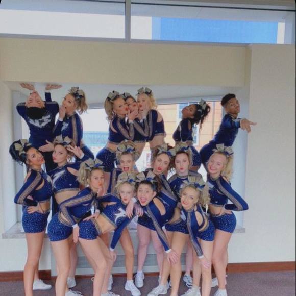 Meet your Posher, Addison - Picture 1 of 1